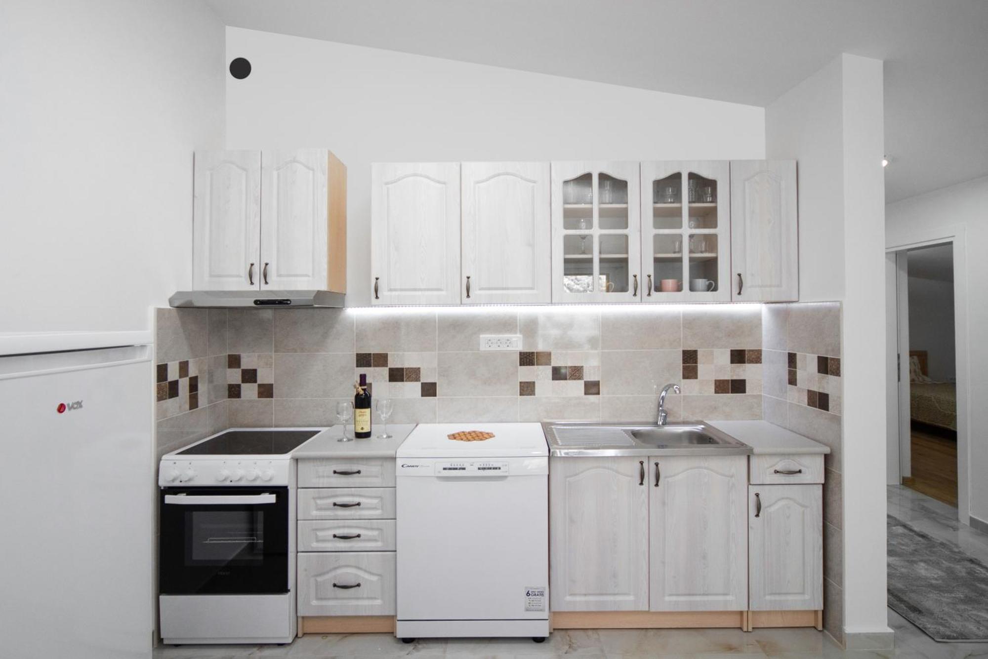 Kasi Apartments Котор Екстериор снимка