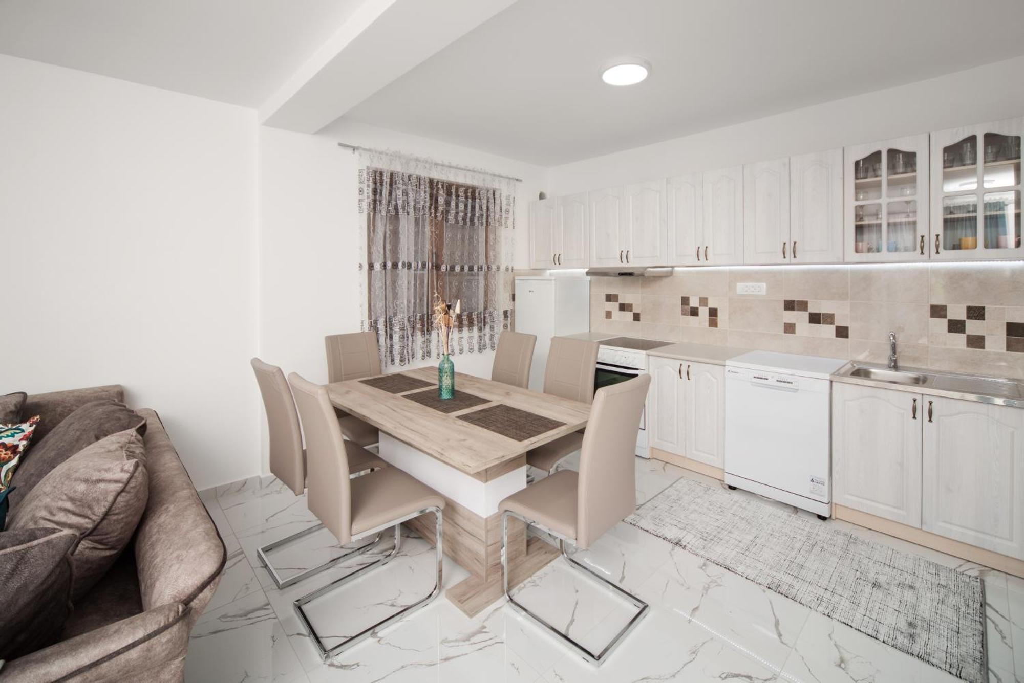 Kasi Apartments Котор Екстериор снимка